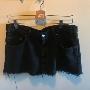 FIERCE Levi’s x Urban Outfitters black mini skirt